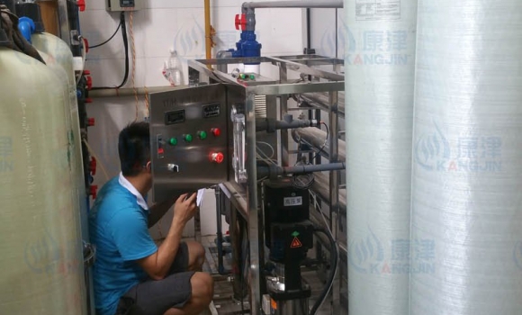 膠廠 純凈水設(shè)備1噸/每小時