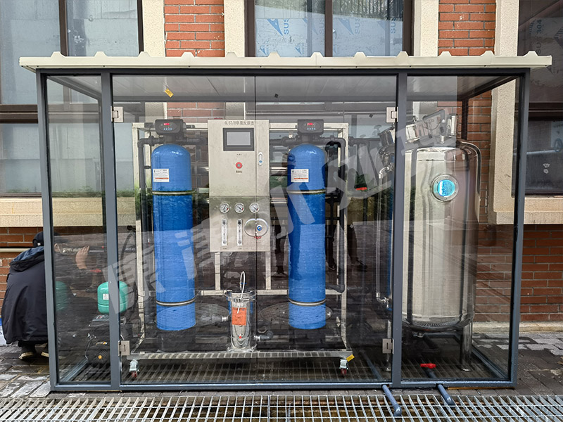 青秀區(qū)某幼兒園0.5噸反滲透直飲水設(shè)備.jpg